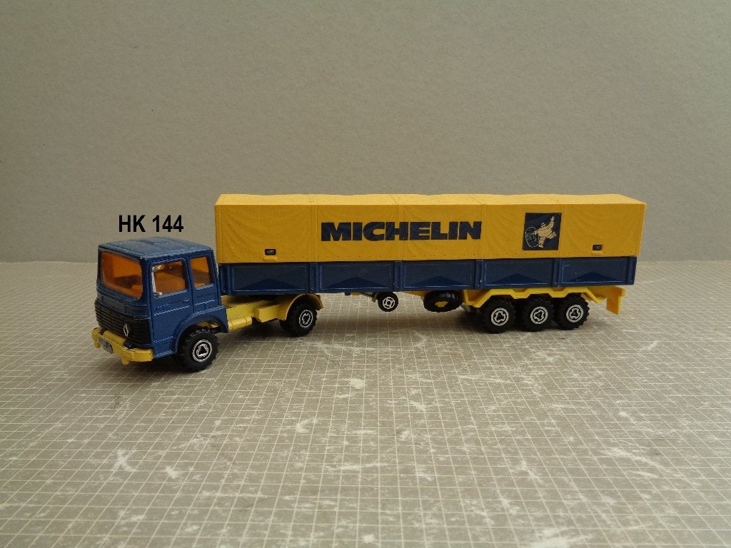 majorette saviem met huiftrailer michelin, Hobby en Vrije tijd, Modelauto's | Overige schalen, Ophalen of Verzenden, Zo goed als nieuw