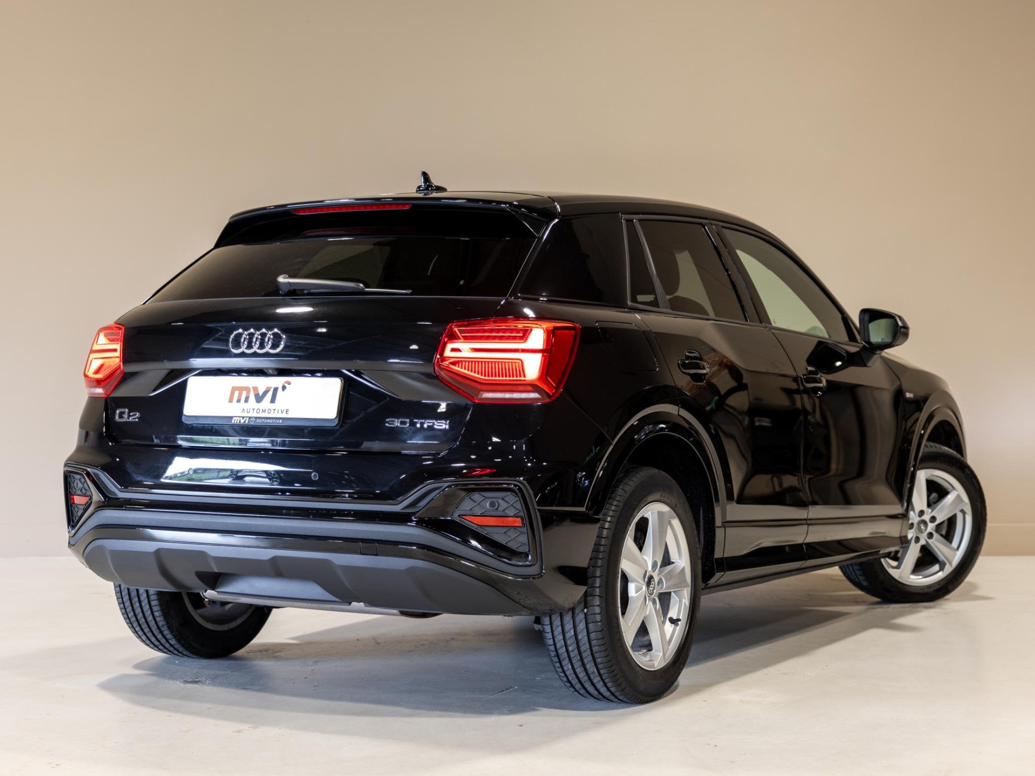 Audi Q2 30 TFSI 2x S-Line Edition / 110pk / NAP / Achteruitr, Voorwielaandrijving, Dealer onderhouden, Gebruikt, Met garantie (alle)