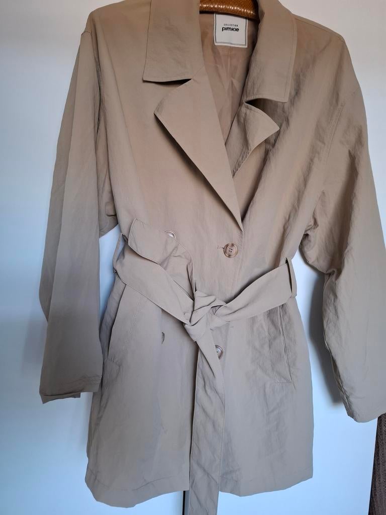 Prachtige beige trenchcoat, maat L, van Pimkie, Beige, Maat 42/44 (L), Ophalen of Verzenden, Zo goed als nieuw