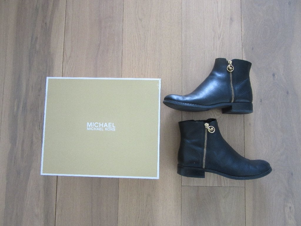 Laarsjes/enkellaarsjes merk MICHAEL KORS maat 38 zwart, Michael Kors, Zwart, Lage of Enkellaarzen, Ophalen of Verzenden