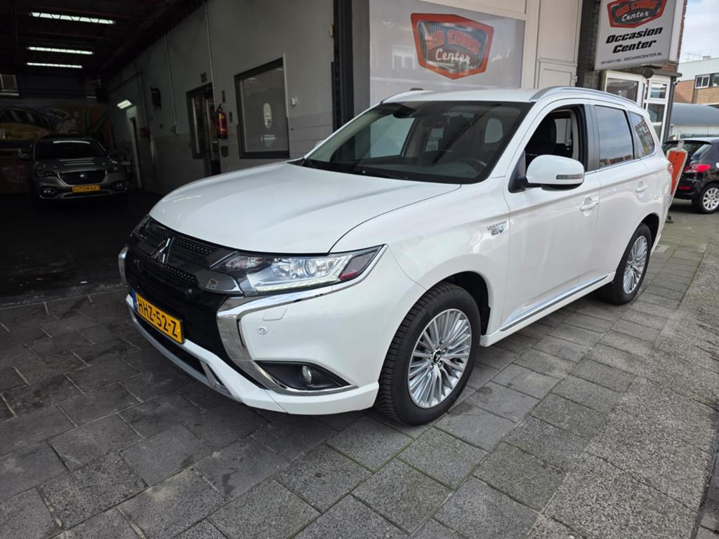 Mitsubishi Outlander 2.4 Dohc Mivec Phev 240pk 4WD Aut 2019, Auto's, Automaat, Outlander, 4 cilinders, Wit