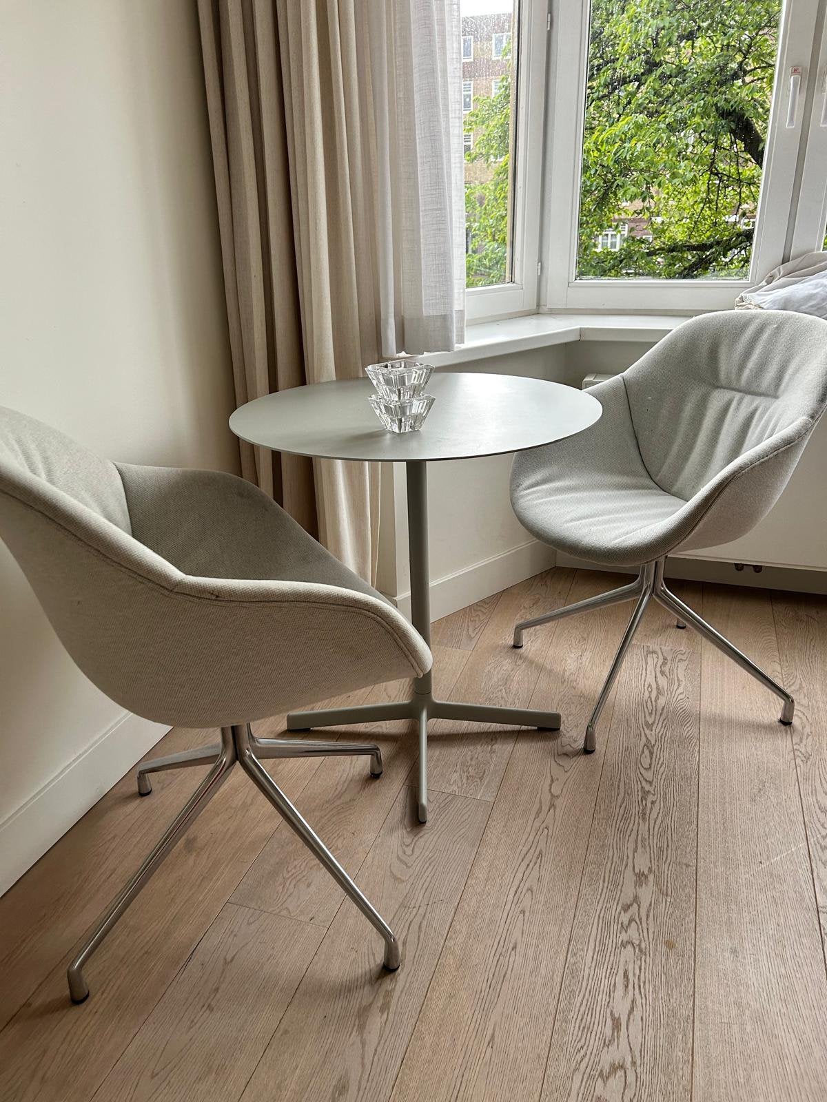 Hey Neu tafel en Hay AAC 121 stoelen, Huis en Inrichting, Tafels | Eettafels, Ophalen, Gebruikt, 100 tot 150 cm, Rond