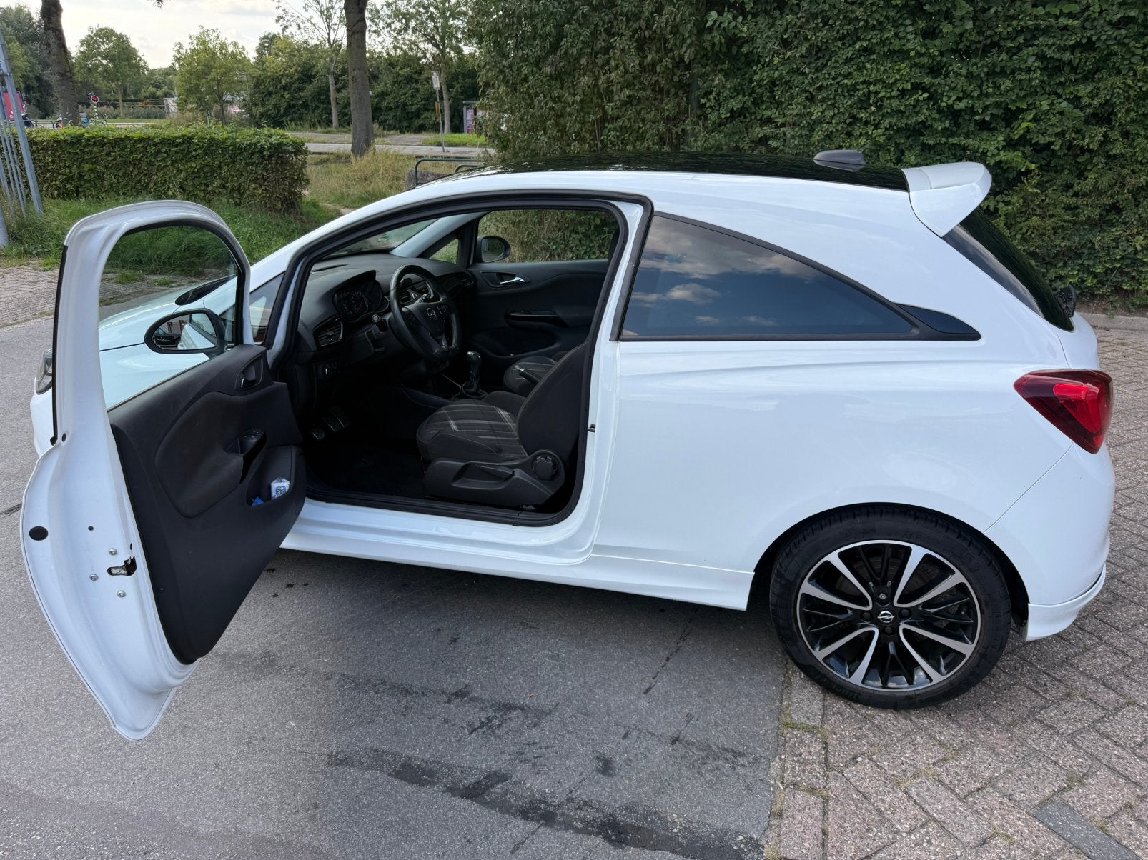 Foto 4 van Opel Corsa 1.2 3D 2018 CarPlay | Cruise Control | Airco