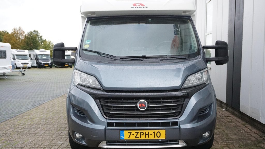 Adria Coral Supreme S 670 SL Auto-levelsyst-Sat-Solar, Caravans en Kamperen, Automaat, Chemisch toilet, Fiat, Bedrijf