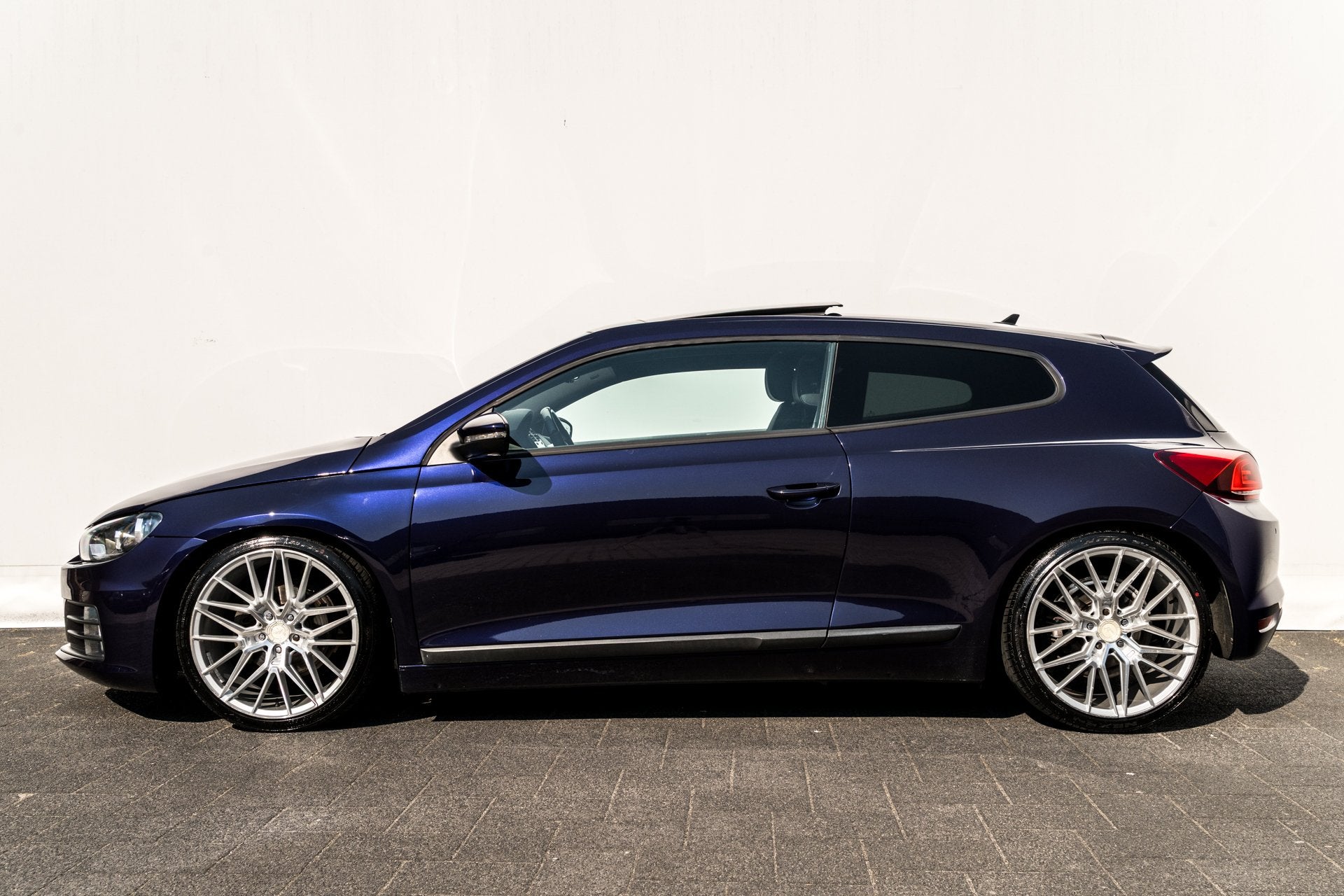Volkswagen Scirocco 1.4 TSi Edition | Panoramadak | 19 inch, Voorwielaandrijving, Gebruikt, Met garantie (alle), 4 stoelen