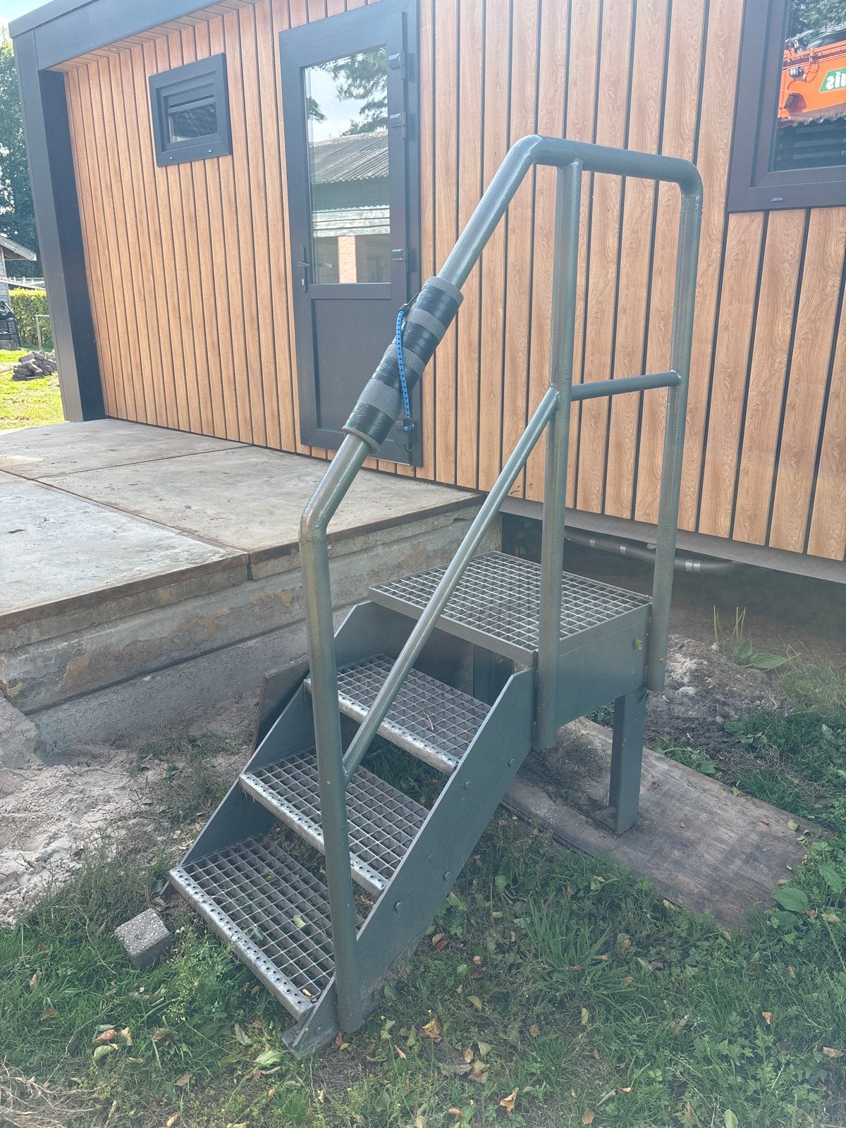 Stevige metalen trap met leuning, Ophalen, Gebruikt, Trap, Minder dan 2 meter