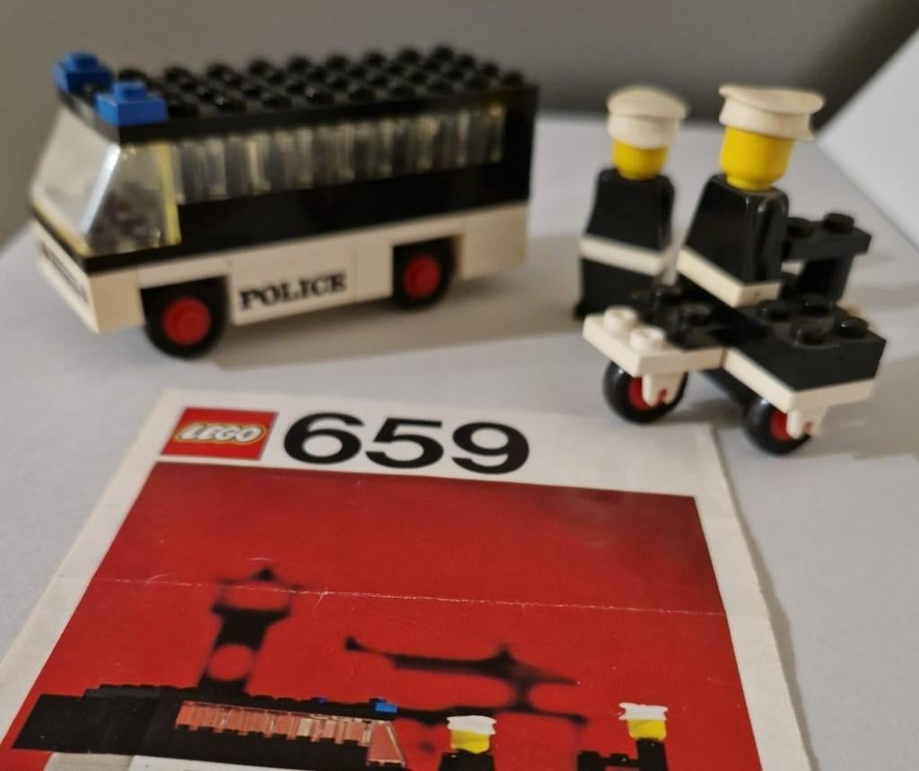 Lego 659 Politie arrestatiewagen en motoragent 1975, Gebruikt, Lego, Ophalen of Verzenden, LEGOLAND