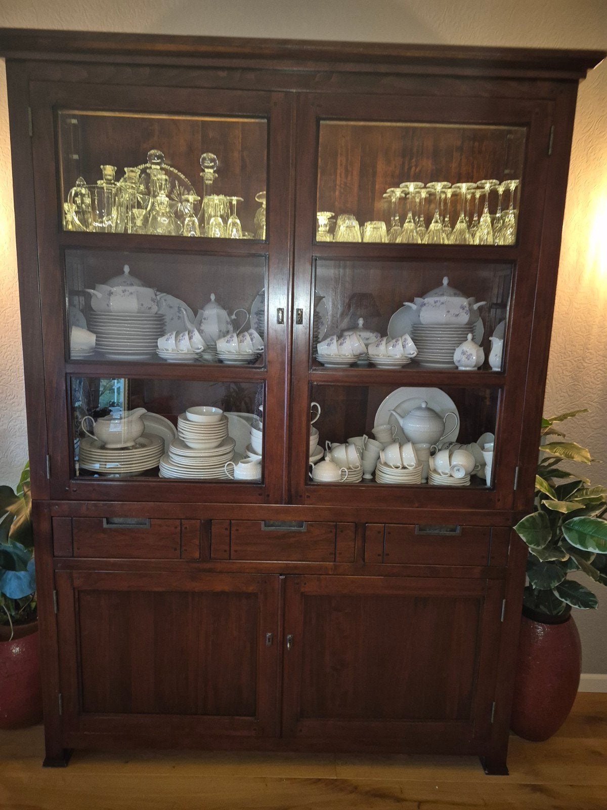 exclusief noten,buffet kast 1.50 br, Ophalen of Verzenden, Zo goed als nieuw, 25 tot 50 cm, 200 cm of meer