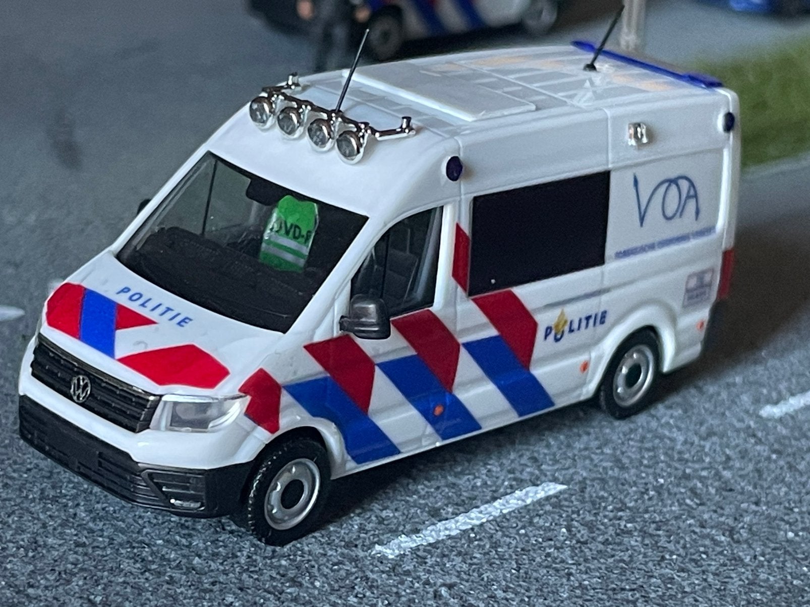 1:87 VW Crafter VOA politie, zelfbouw, Hobby en Vrije tijd, Modelauto's | 1:87, Ophalen of Verzenden, Zo goed als nieuw, Auto
