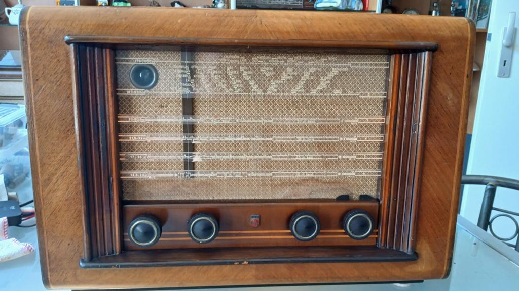Mooie, eerlijke radio uit 1949., Ophalen