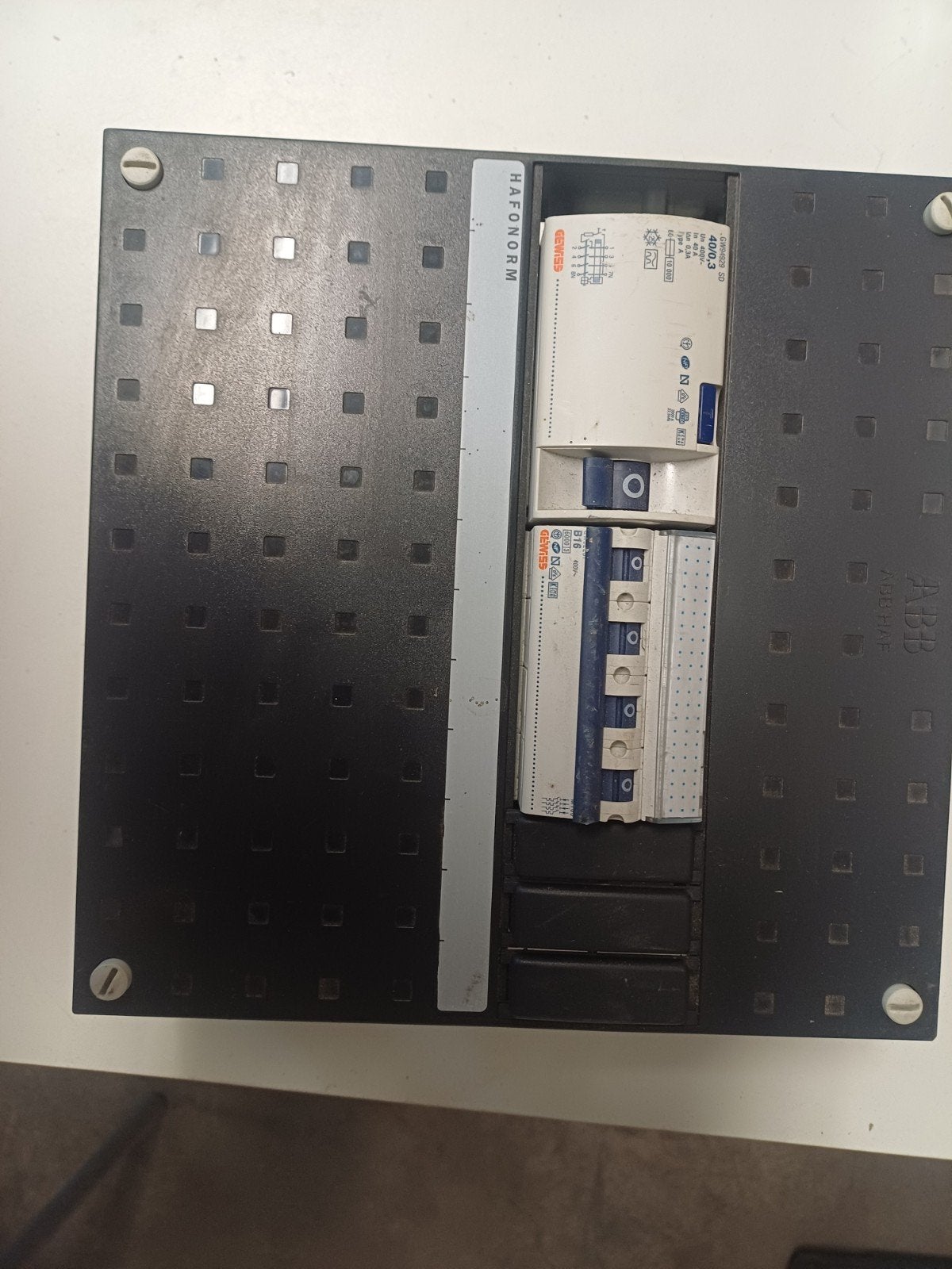 Gewiss Haf kast 22x22cm met aardlekschakelaar en automaat, Ophalen of Verzenden