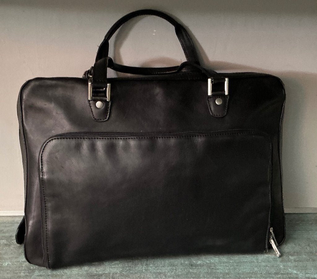 Plevier.  Zwarte leren laptoptas., Computers en Software, Laptoptassen, 15 inch, Gevoerd laptopvak, Aktetas, Ophalen of Verzenden