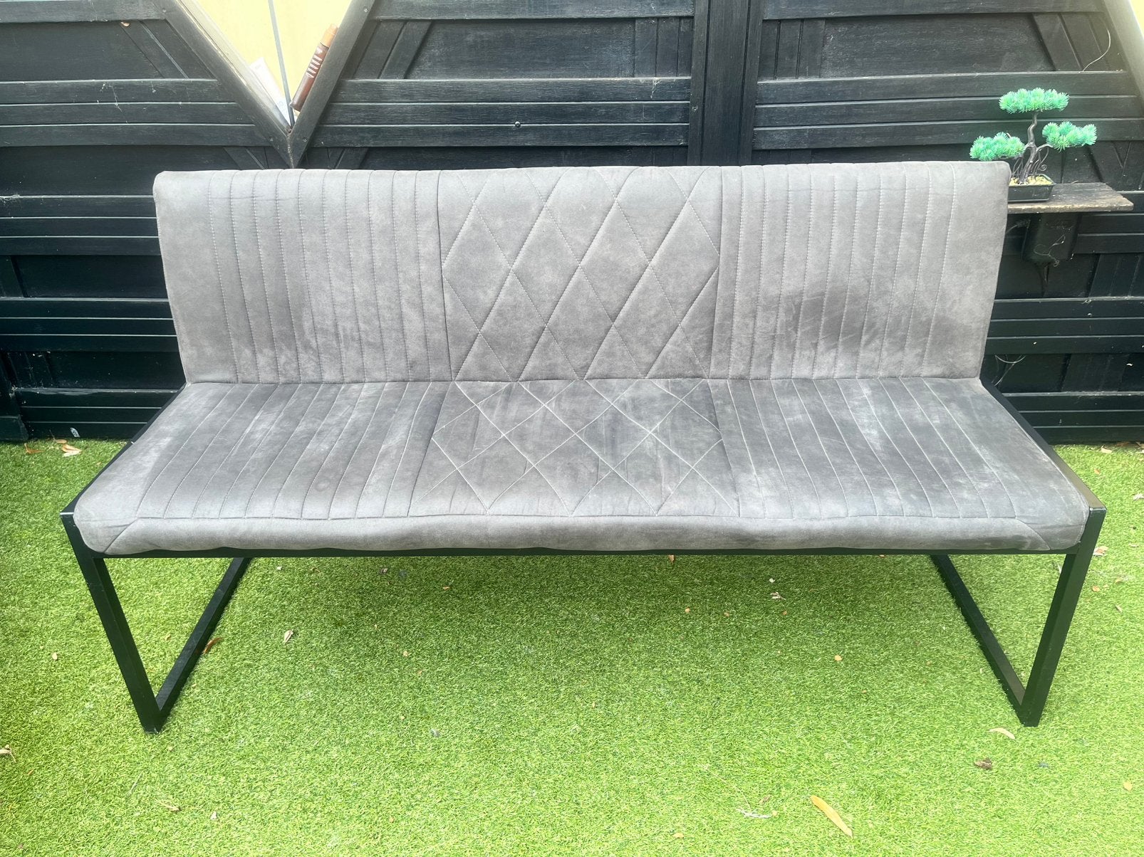Eetbank bruin/grijs stalen frame, Huis en Inrichting, Gebruikt, Minder dan 75 cm, 150 tot 200 cm, Driepersoons