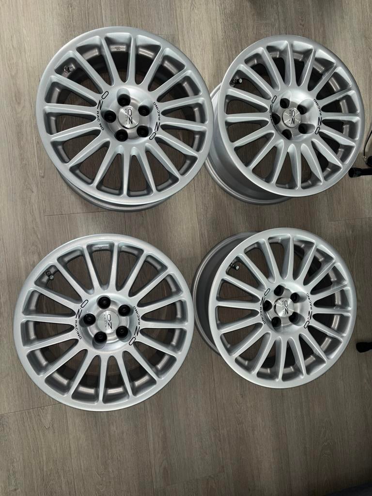 5x100 OZ Racing velgen 17 “ (nieuwstaat)!, Auto-onderdelen, Banden en Velgen, 215 mm, Velg(en), Nieuw, 17 inch