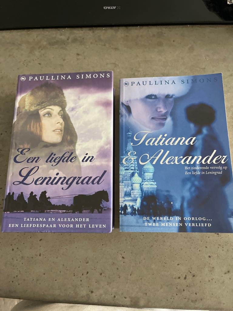 Paulina Simons - Een liefde in Leningrad & Tatiana & Alexand, Ophalen of Verzenden, Gelezen, Nederland