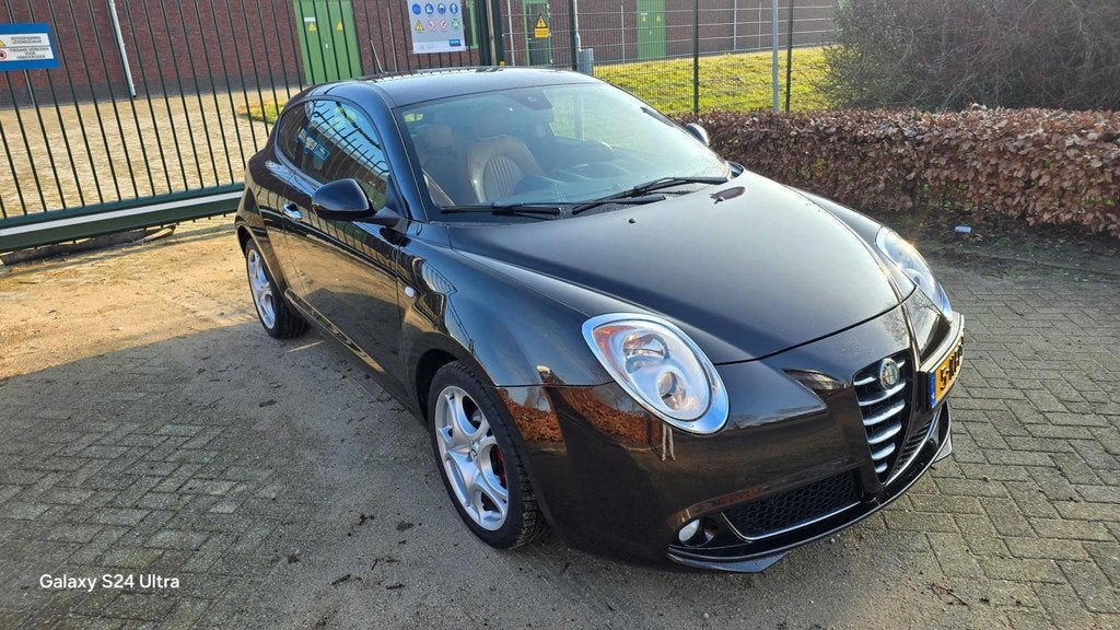 Alfa Romeo MiTo 1.3 JTDm ECO Distinctive LEDER UNIEKE STAND, Auto's, Alfa Romeo, Voorwielaandrijving, Euro 5, Gebruikt, 4 cilinders