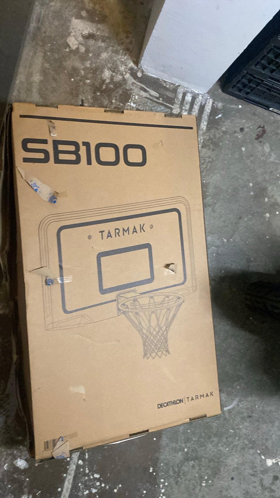 Basketbalring met bord Tarmak SB100 - Nieuw in doos, Ophalen of Verzenden, Nieuw, Ring, Bord of Paal