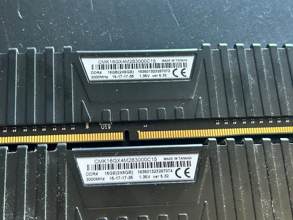 Corsair Vengeance LPX CMK16GX4M2B3000C15 2x 8GB, DDR4, Ophalen of Verzenden, Zo goed als nieuw, Desktop