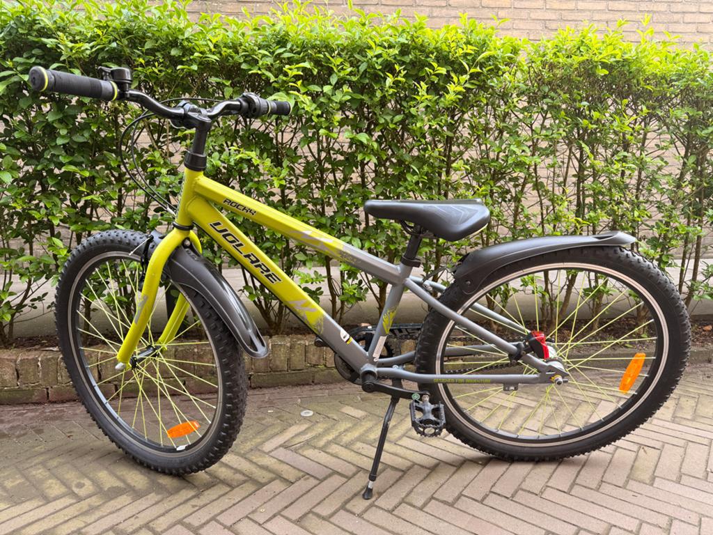 Volare Rocky kinderfiets 24 inch - Geel/Grijs, Ophalen, Zo goed als nieuw, Terugtraprem, 20 inch of meer
