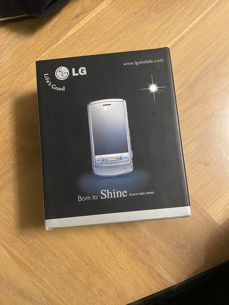 LG Ke970 shine klap telefoon gsm dualband retro compleet, Ophalen of Verzenden, Zo goed als nieuw, Zwart
