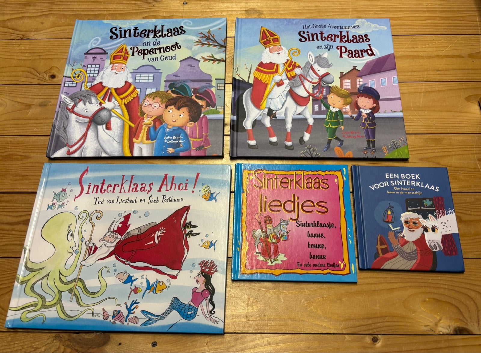 Sinterklaas boekenpakket: 5 boeken voor jong en oud, Ophalen of Verzenden, Zo goed als nieuw, Sprookjes