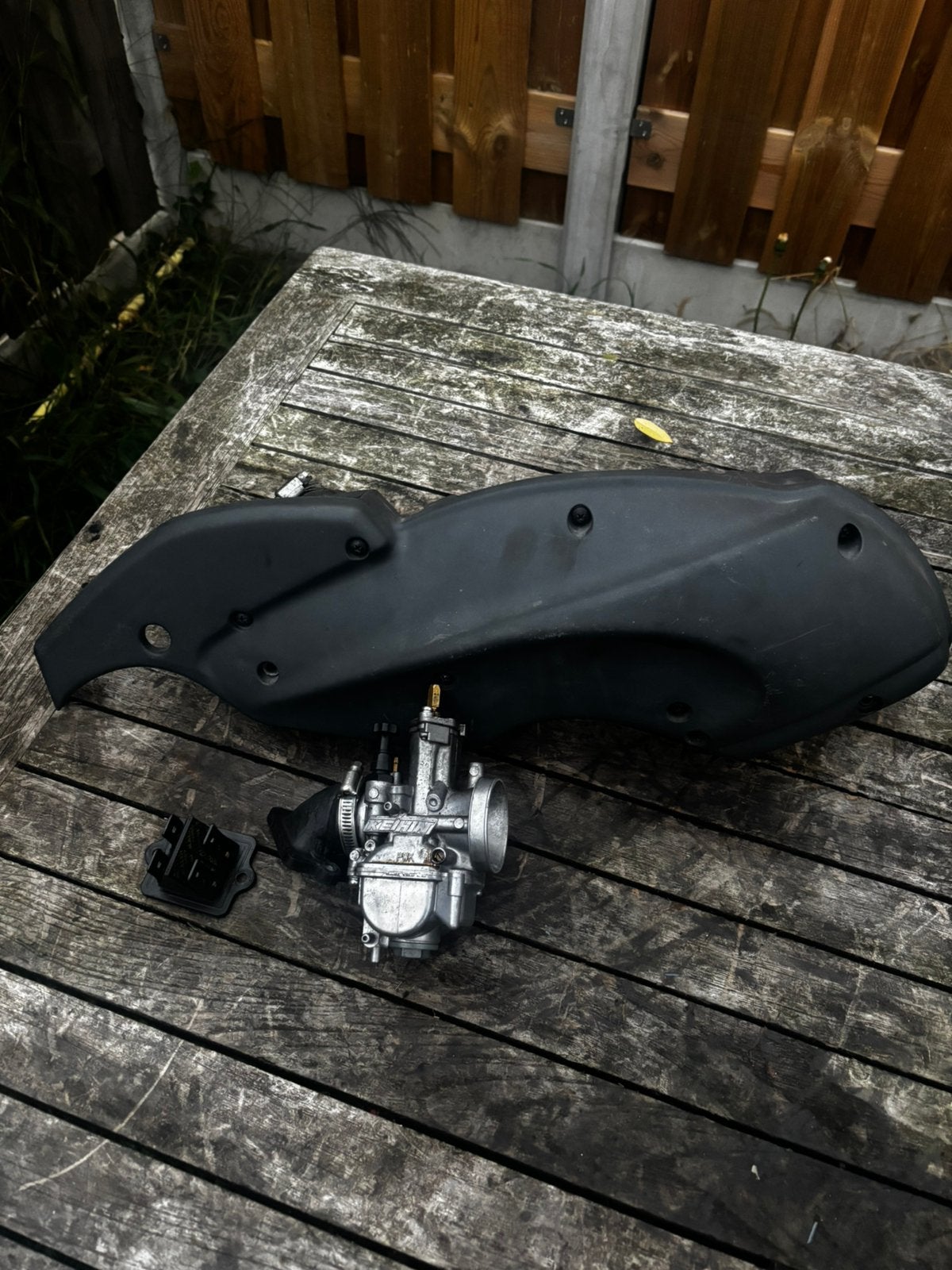 Piaggio inlaat 28mm keihin runner luchtfilter 125/180cc, Ophalen of Verzenden