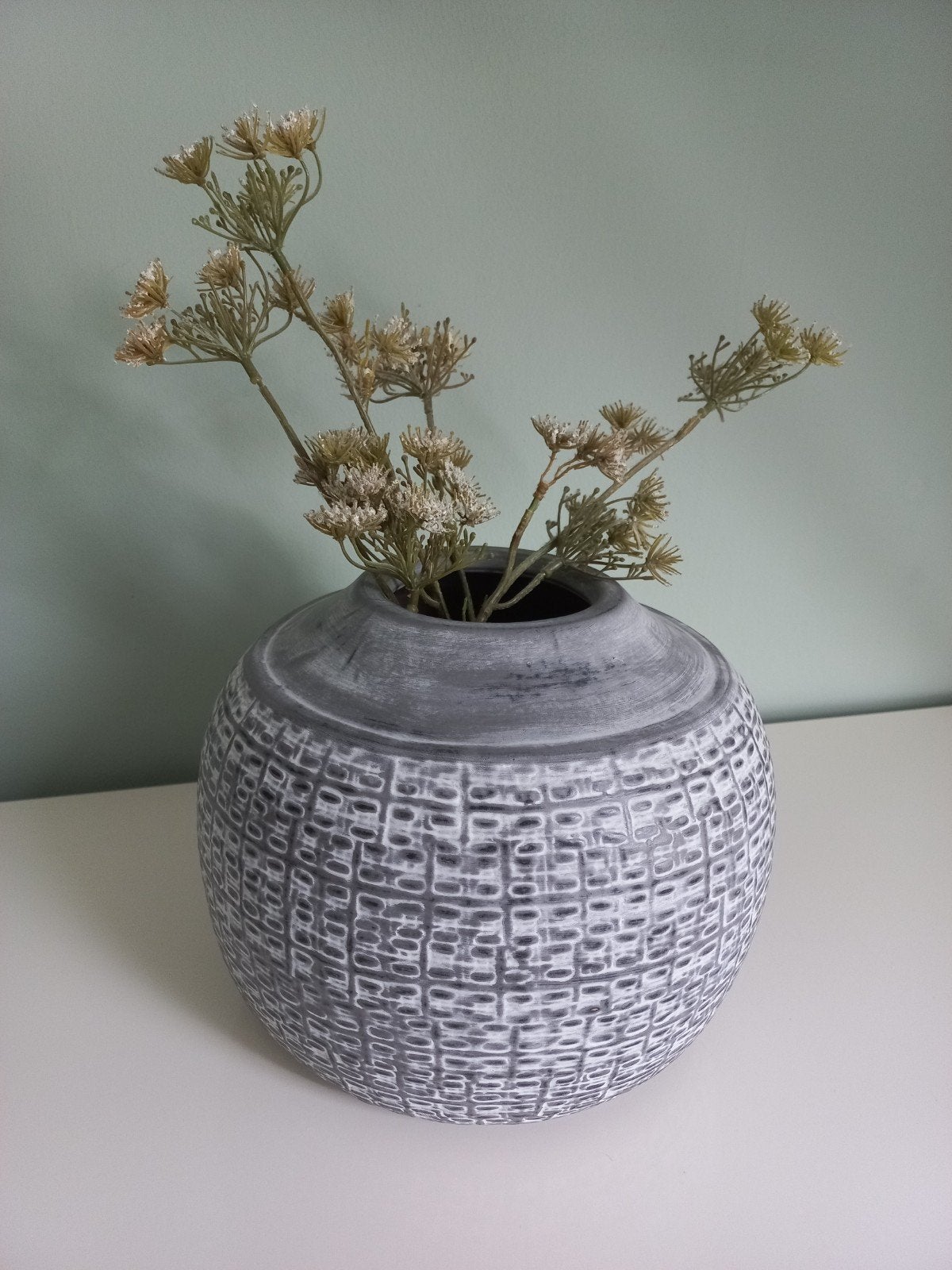 Decoratieve vaas met patroon - Grijs/Wit, Ophalen of Verzenden, Zo goed als nieuw, Met patroon/structuur, Grijs