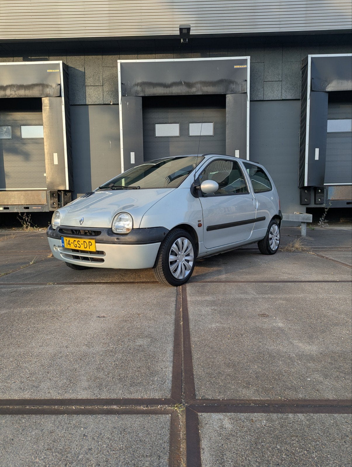 Renault Twingo 1.2 16V 2001 met apk t/m 1-4-2027, Voorwielaandrijving, 4 cilinders, 4 stoelen, Origineel Nederlands