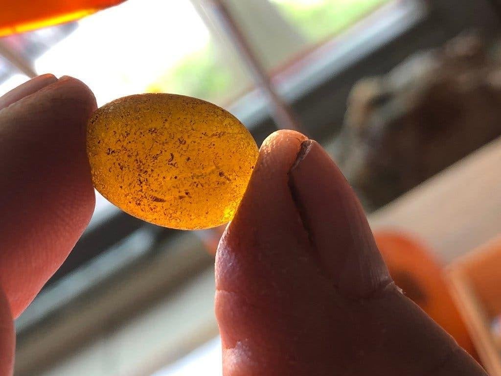 Romeinse fraaie SPEELSTEEN van GEEL glas Bodemvondst Italië, Antiek en Kunst, Ophalen