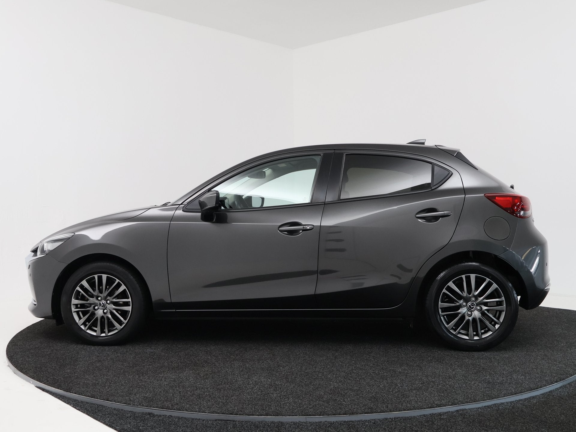 Mazda 2 1.5 Skyactiv-G Signature | 360 camera | Adaptieve CC, Auto's, Mazda, Voorwielaandrijving, 12 maanden, 4 cilinders, 23 km/l