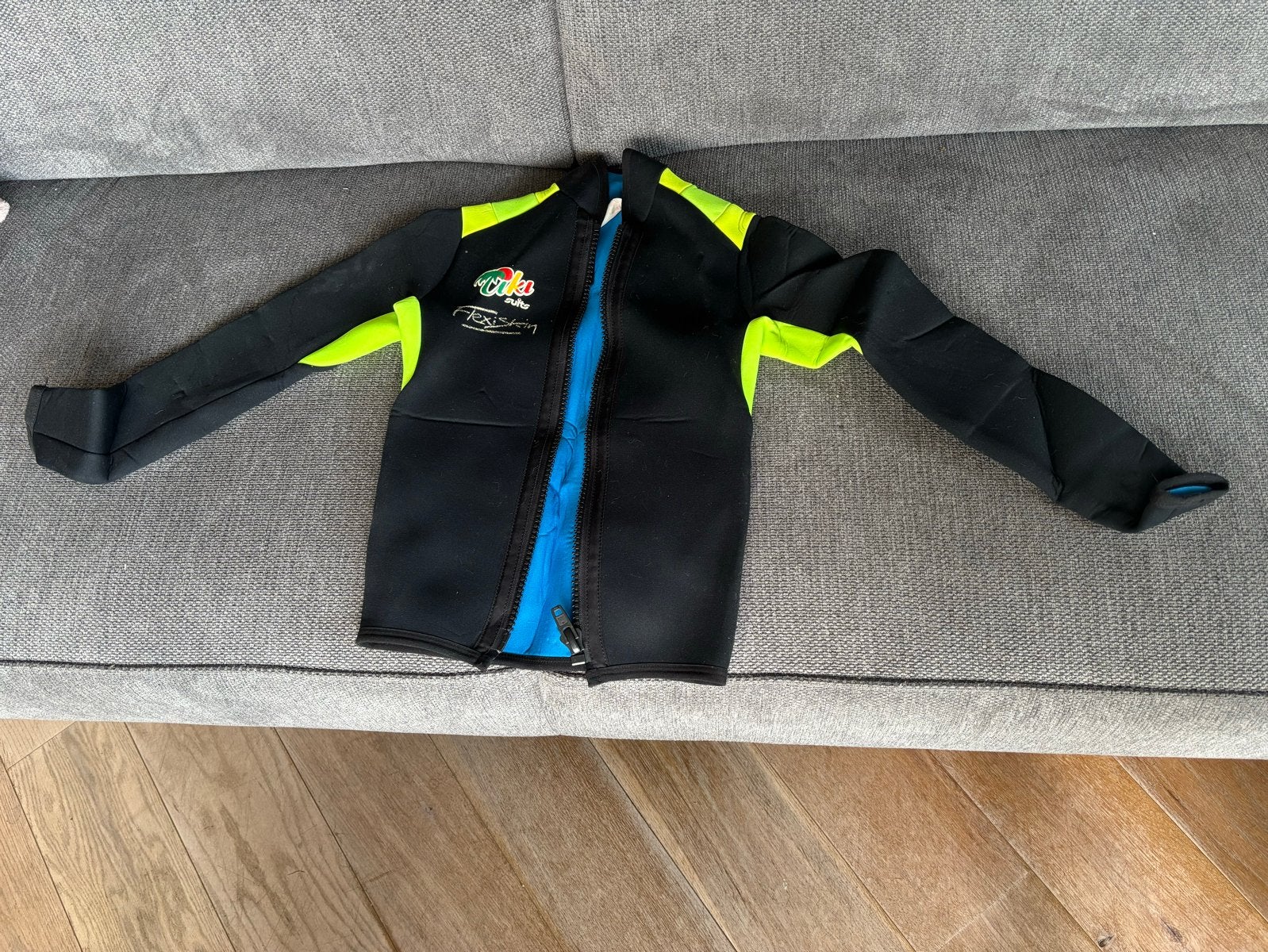 Tiki Jasje voor surfen - Kinder wetsuit top, Ophalen of Verzenden, Zo goed als nieuw, Kind, Overige typen