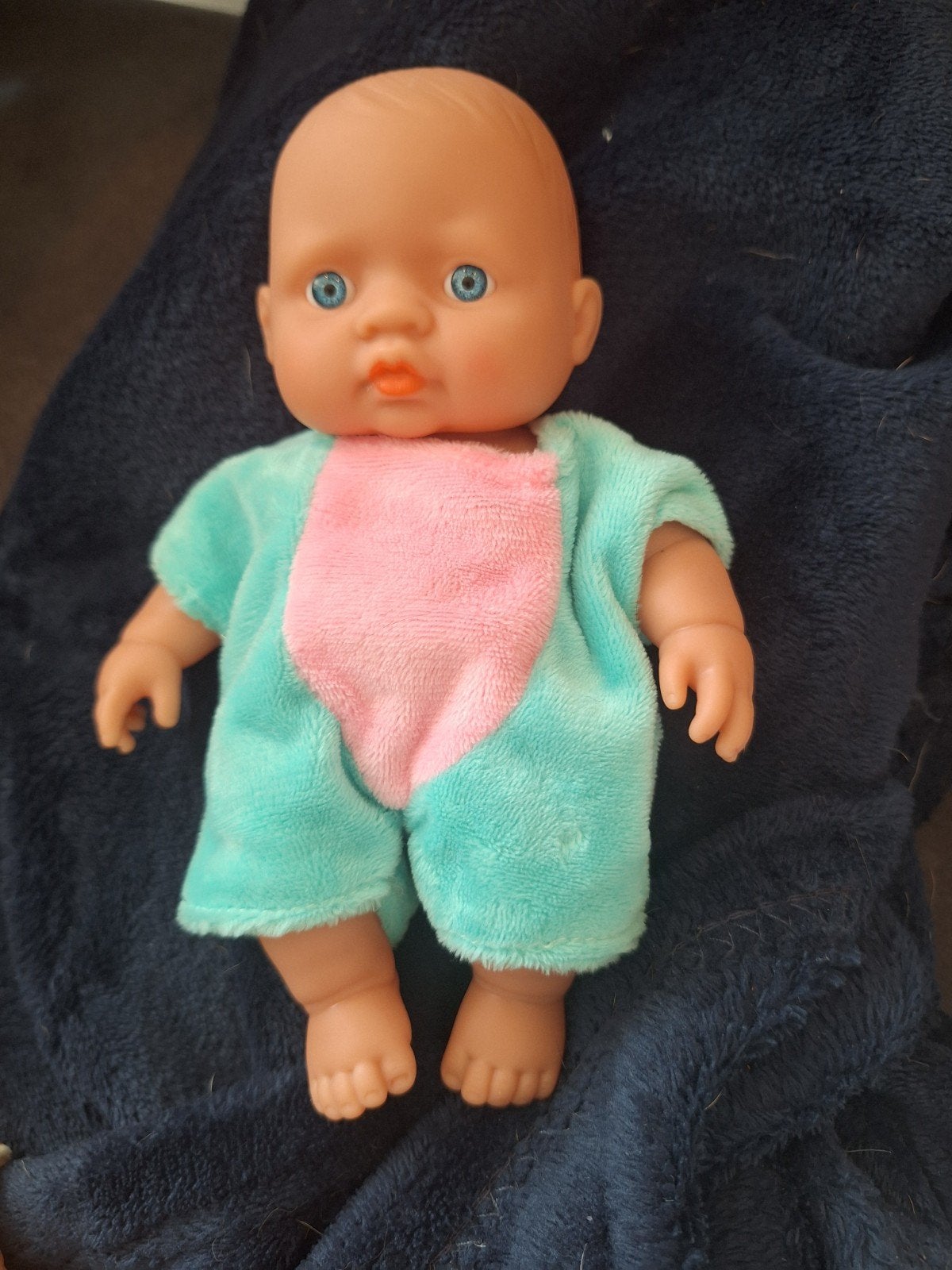 leuk schattige baby pop, Kinderen en Baby's, Ophalen of Verzenden, Zo goed als nieuw, Babypop