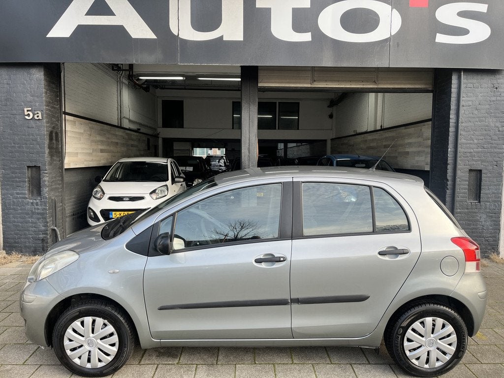 Toyota Yaris 1.0 VVTi Acces Airco (bj 2010), Auto's, Voorwielaandrijving, Euro 5, Stof, Met garantie (alle)