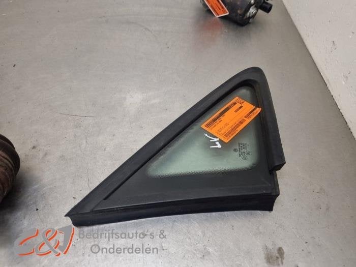 Driehoeks Ruit links-voor van een Volkswagen Caddy