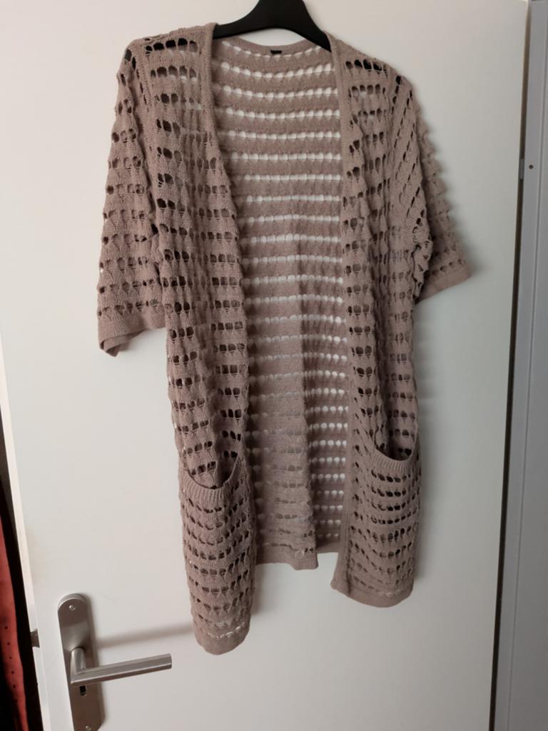 Mouwloos gebreid vest met zakken, Beige, Maat 42/44 (L), Ophalen of Verzenden, Onbekend