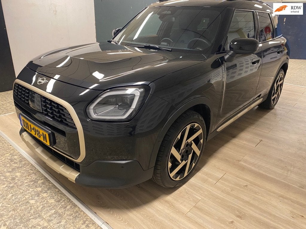 Mini Countryman 1.5 C Favoured L, Dealer onderhouden, Gebruikt, Euro 6, Zwart