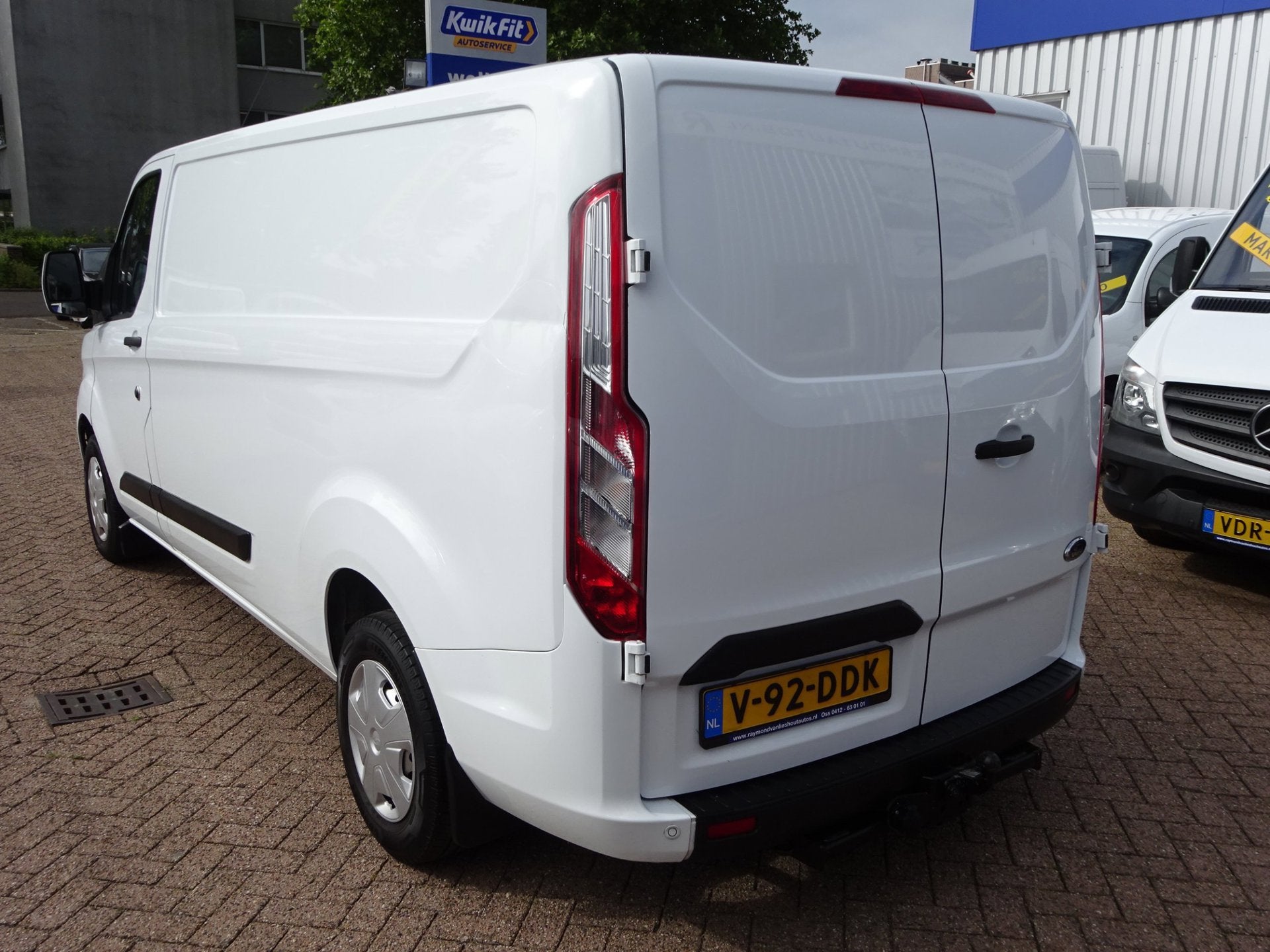 Ford Transit Custom 300 2.0 TDCI L2H1 Limited AIRCO CRUISE C, Voorwielaandrijving, Dealer onderhouden, 4 cilinders, 2800 kg