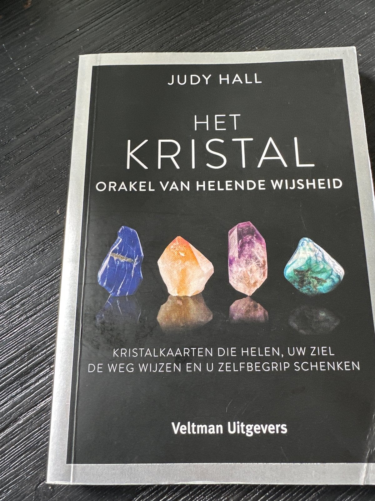 Het Kristal Orakel van Helende Wijsheid - Judy Hall, Boeken, Ophalen of Verzenden, Zo goed als nieuw, Spiritualiteit algemeen