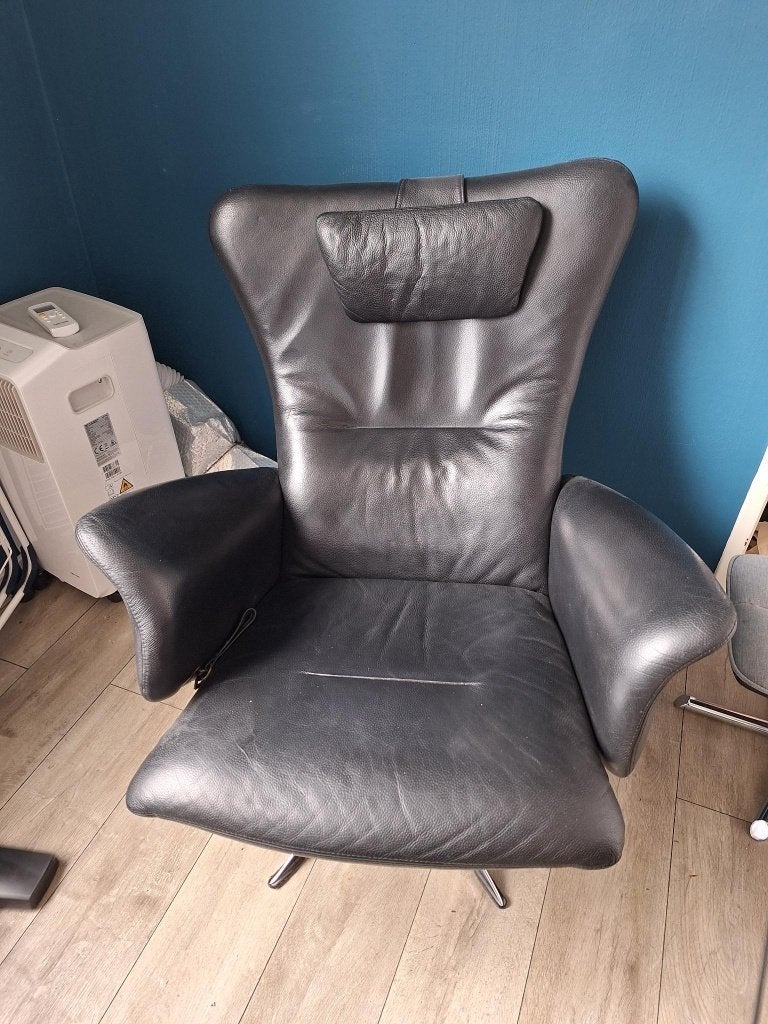 Zwart leren stoel, fauteuil, Ophalen, Gebruikt, 75 tot 100 cm, 50 tot 75 cm