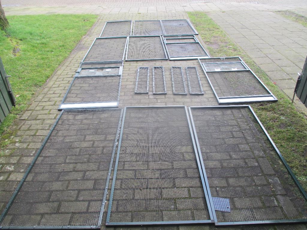 Volière delen aluminium met evt dak  29 PeR deel, Dieren en Toebehoren, Ophalen of Verzenden, Zo goed als nieuw, Aluminium, Vogelkooi