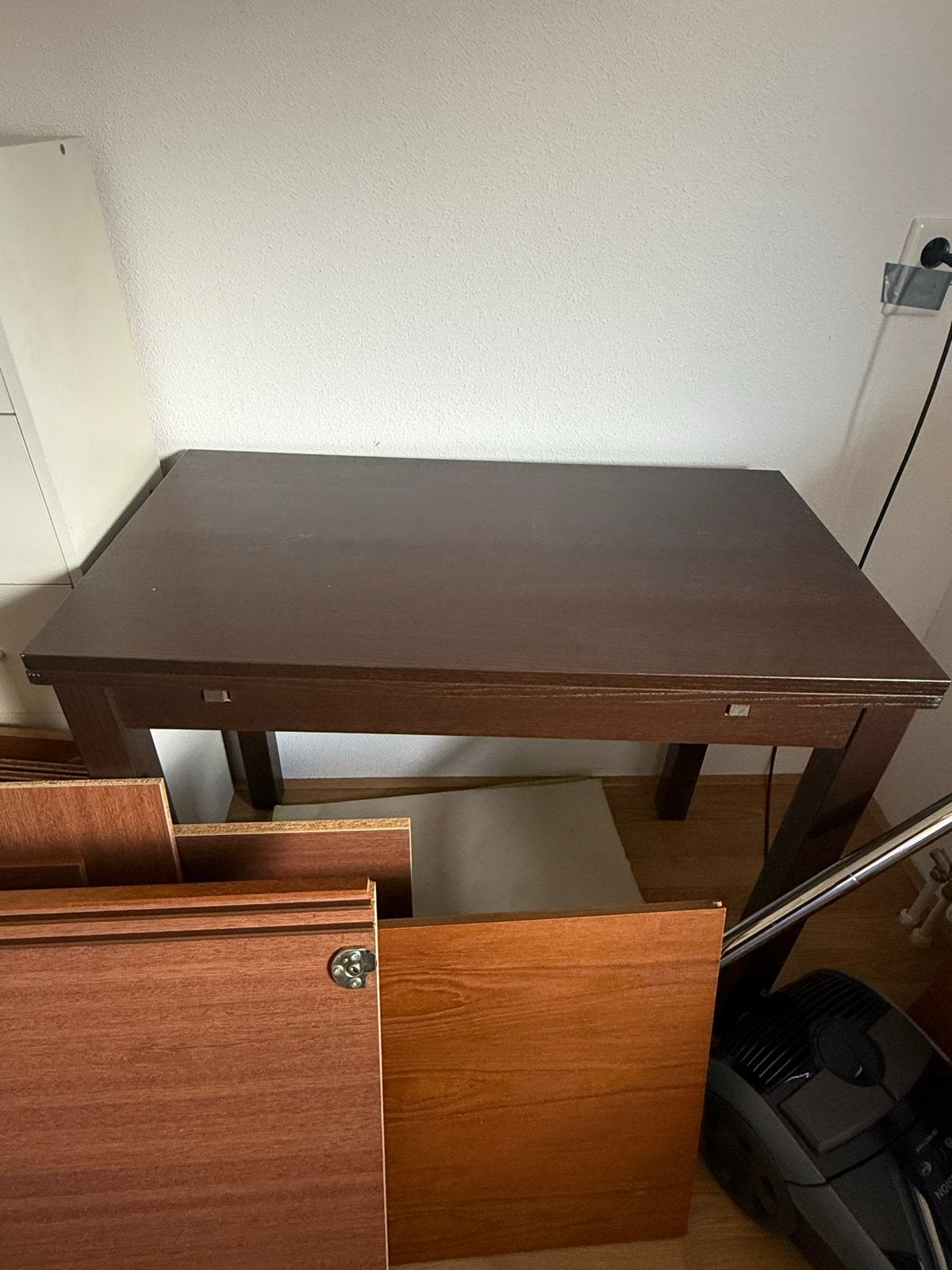 Ikea Bjursta - Donkerbruine eettafel, uitschuifbaar, Ophalen, Gebruikt, 100 tot 150 cm, 50 tot 100 cm