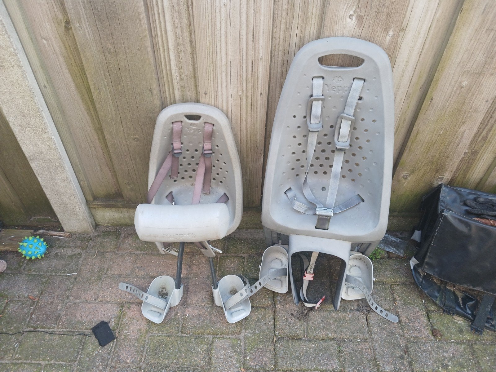 Twee Yepp fietszitjes: voorzitje en achterzitje, Fietsen en Brommers, Ophalen, Achterzitje, Yepp, Gebruikt