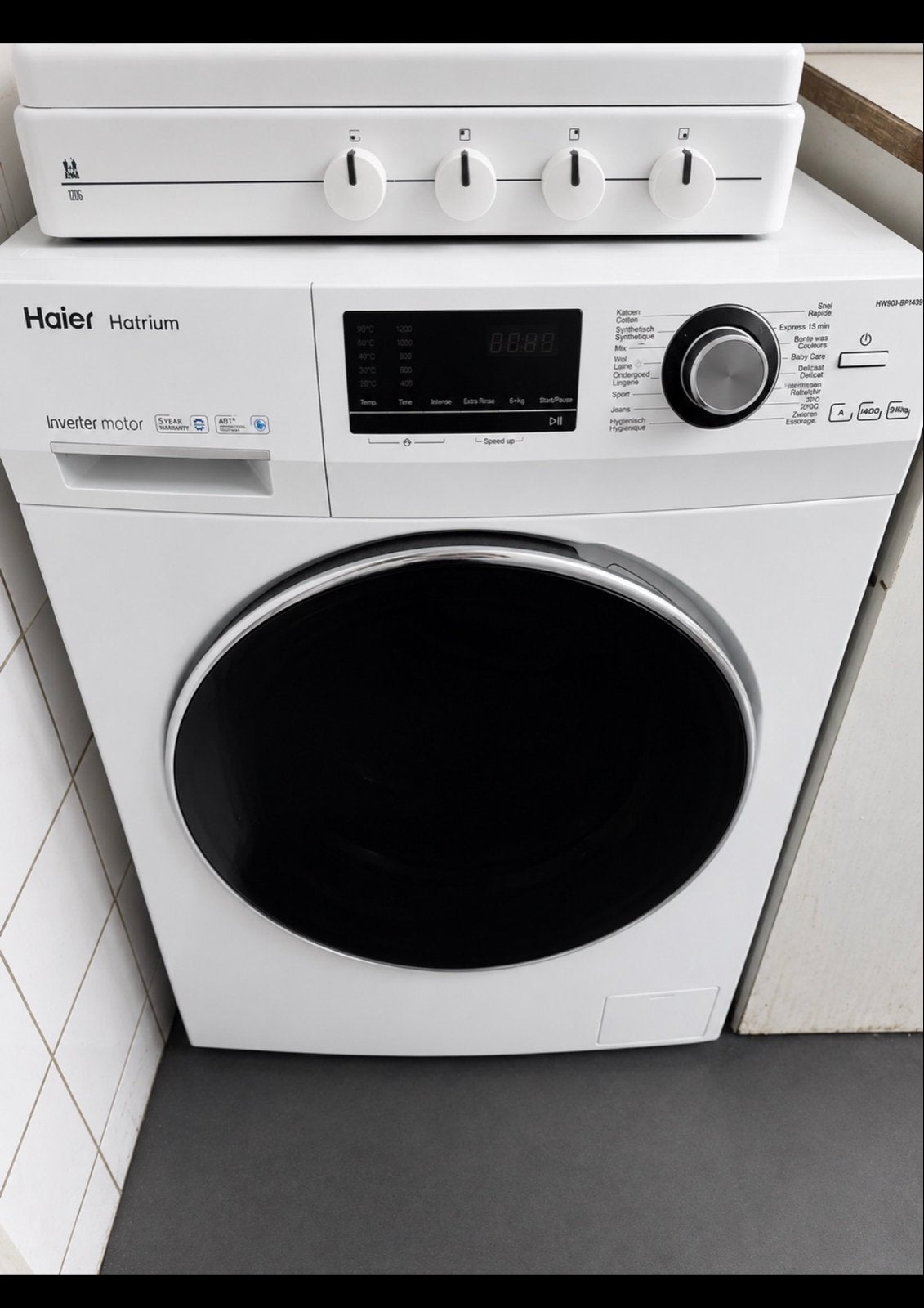 Haier Hatrium Wasmachine -  8kilo 100 euro ophalen schiedam, Gebruikt, Ophalen of Verzenden, Voorlader, Kort programma