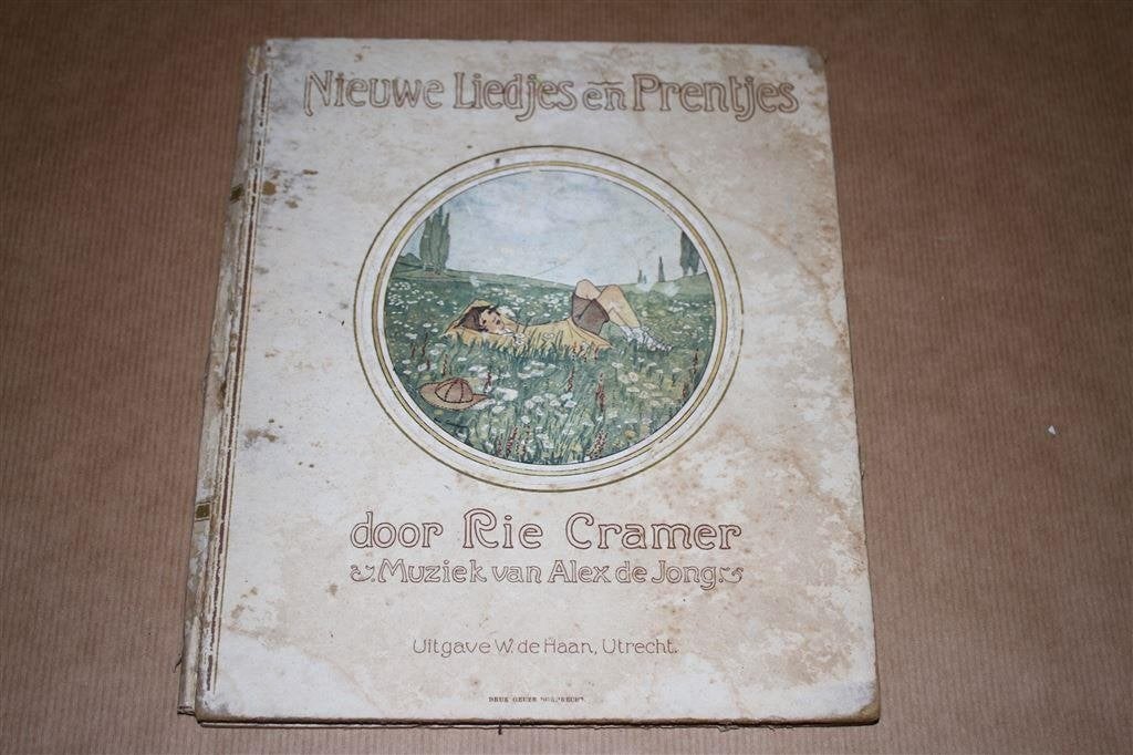 Nieuwe liedjes en prentjes. Rie Cramer., Ophalen of Verzenden, Gelezen