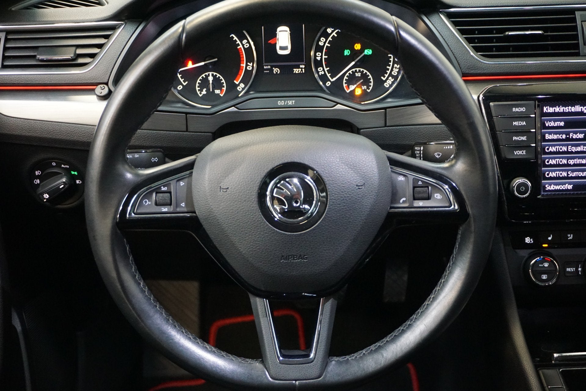 Skoda Superb Combi 2.0 TSI 4x4 Style Business 280 PK! AUTOMA, Auto's, Automaat, Dealer onderhouden, Stof, 4 cilinders