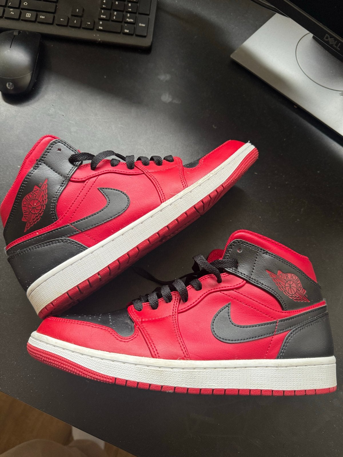 Air Jordan 1 Mid - Maat 43, Zwart, Ophalen of Verzenden, Sneakers of Gympen, Zo goed als nieuw