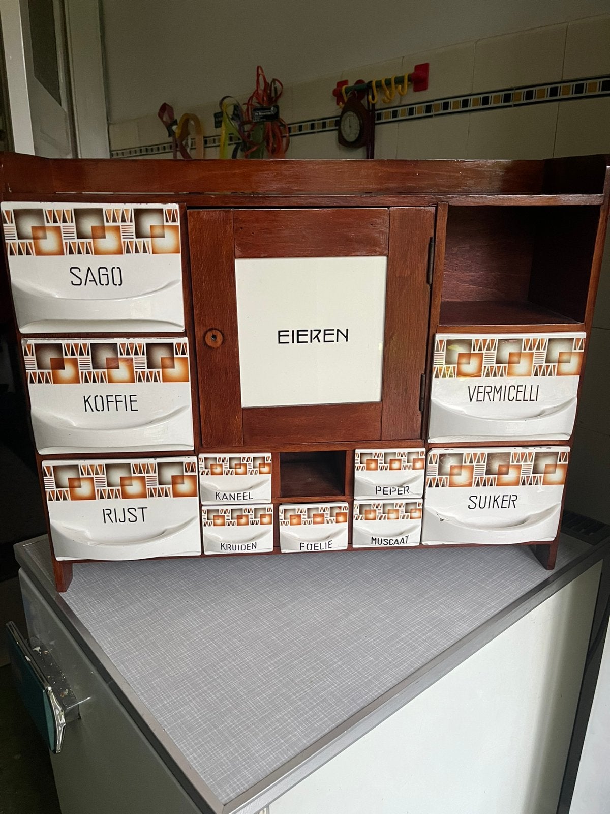 Ouderwets keukenrek, Ophalen