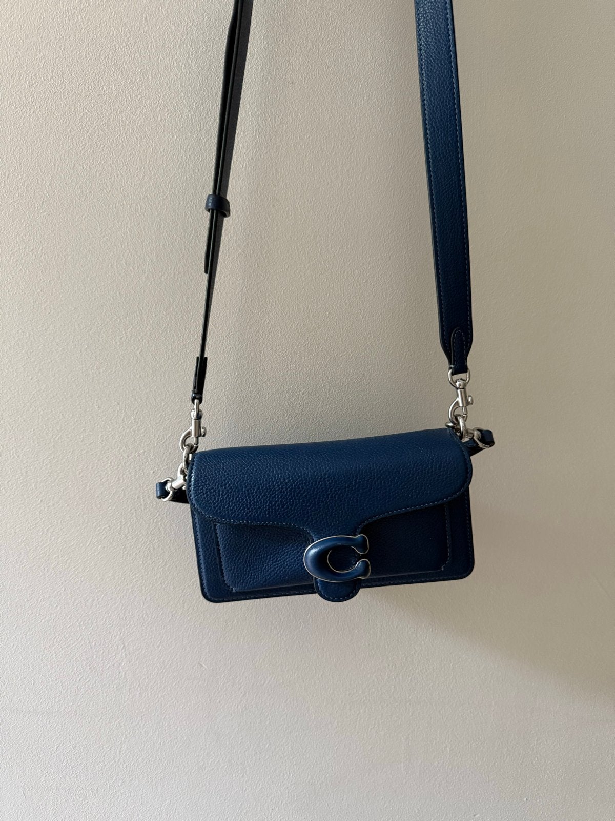 COACH POLISHED PEBBLE COVERED TABBY - Handtas - deep blue, Ophalen, Zo goed als nieuw, Blauw, Schoudertasje