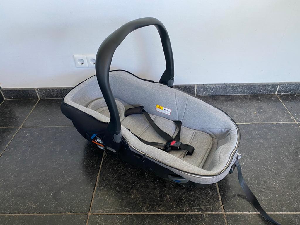 TE HUUR!!:  Jane matrix light autobedje, Verstelbare rugleuning, Zo goed als nieuw, Isofix, 0 t/m 13 kg