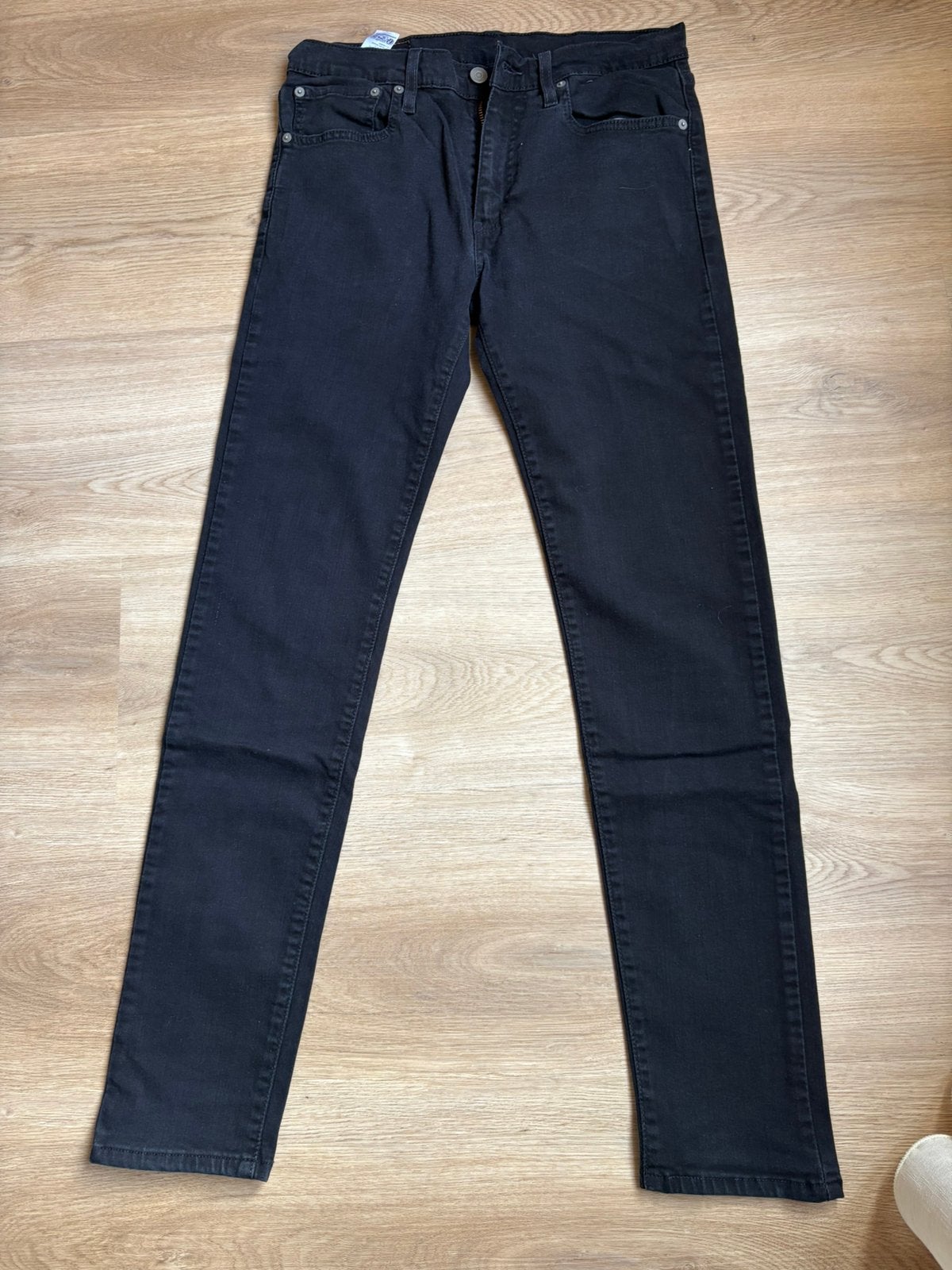 Levi’s 512 W31 - L34 zwart in nieuwstaat en amper gedragen, Ophalen of Verzenden, Zo goed als nieuw, Zwart, W32 (confectie 46) of kleiner